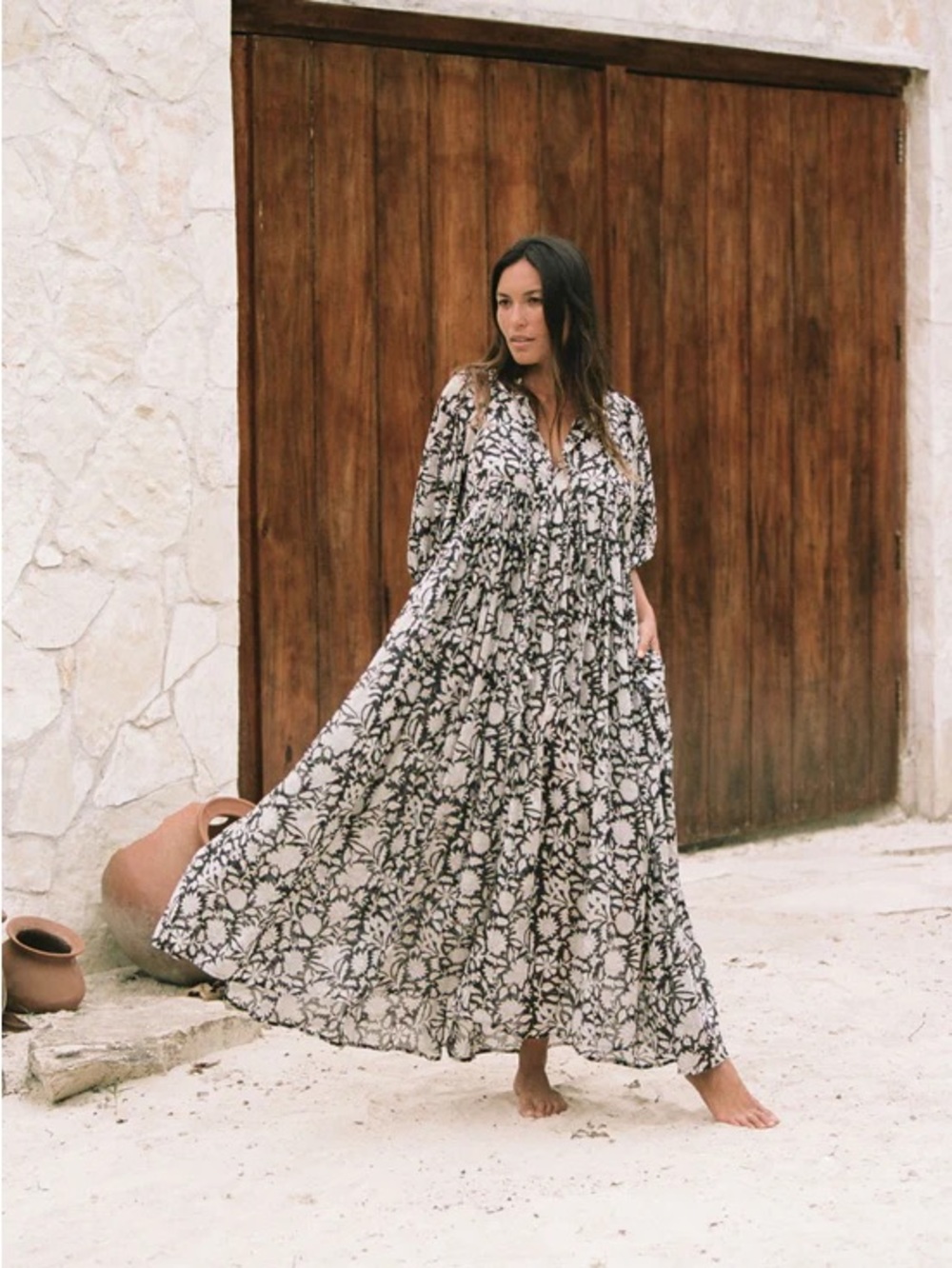 DAUGHTERS OF INDIA Kyra Maxi Dress Black & White Floral size Medium - Picture 4 of 8